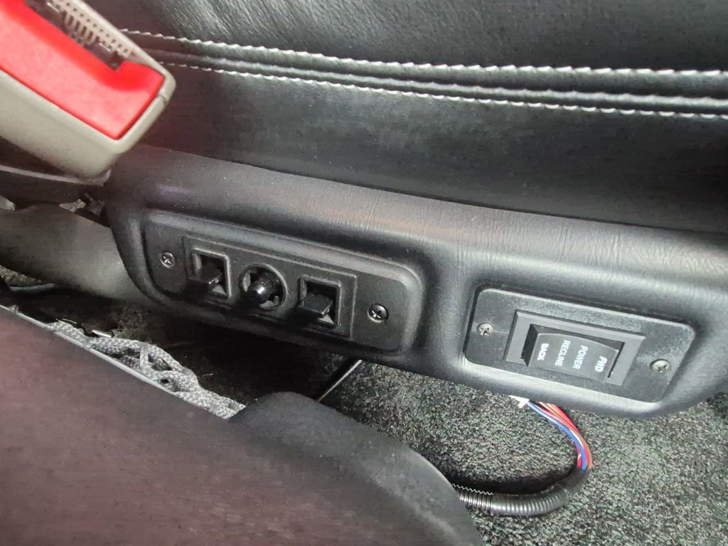 Used 2025 GMC Savana 2500 Extended w/ Driver Convenience Package RWD image 19