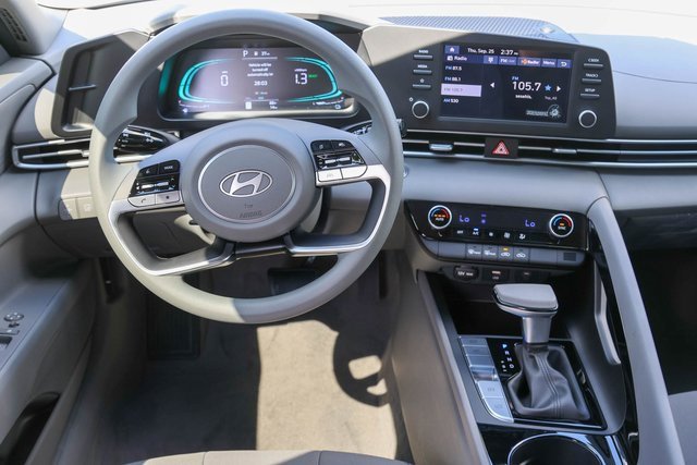 New 2025 Hyundai Elantra Blue image 12