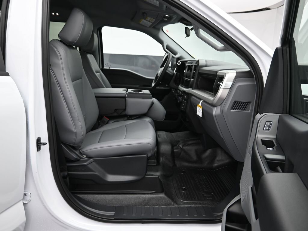 New 2026 Ford F250 XL w/ XL Chrome Package image 30