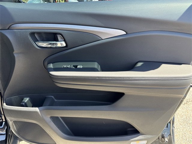 Used 2023 Honda Ridgeline RTL-E image 32