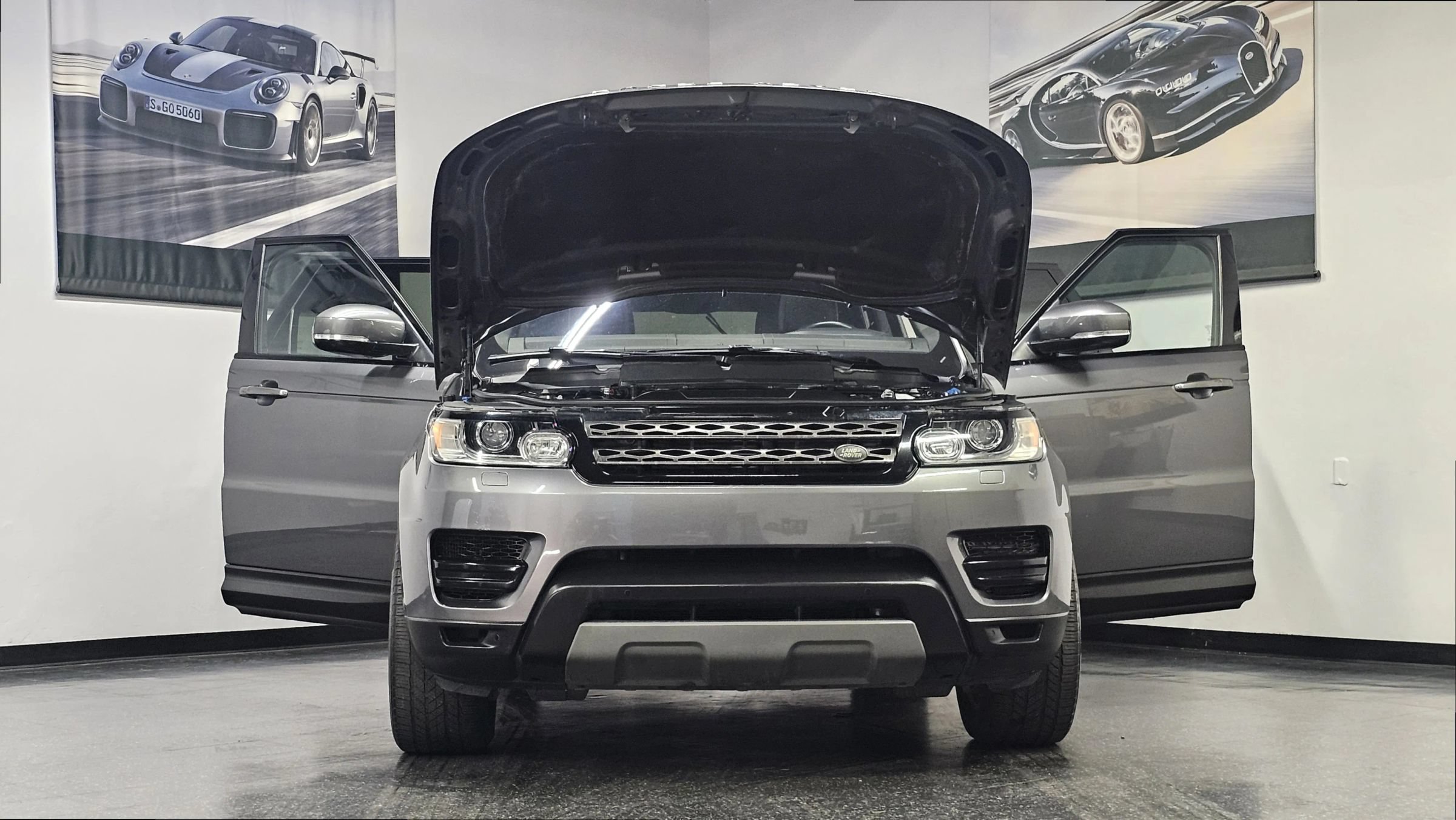 Used 2017 Land Rover Range Rover Sport SE AWD/4WD image 5