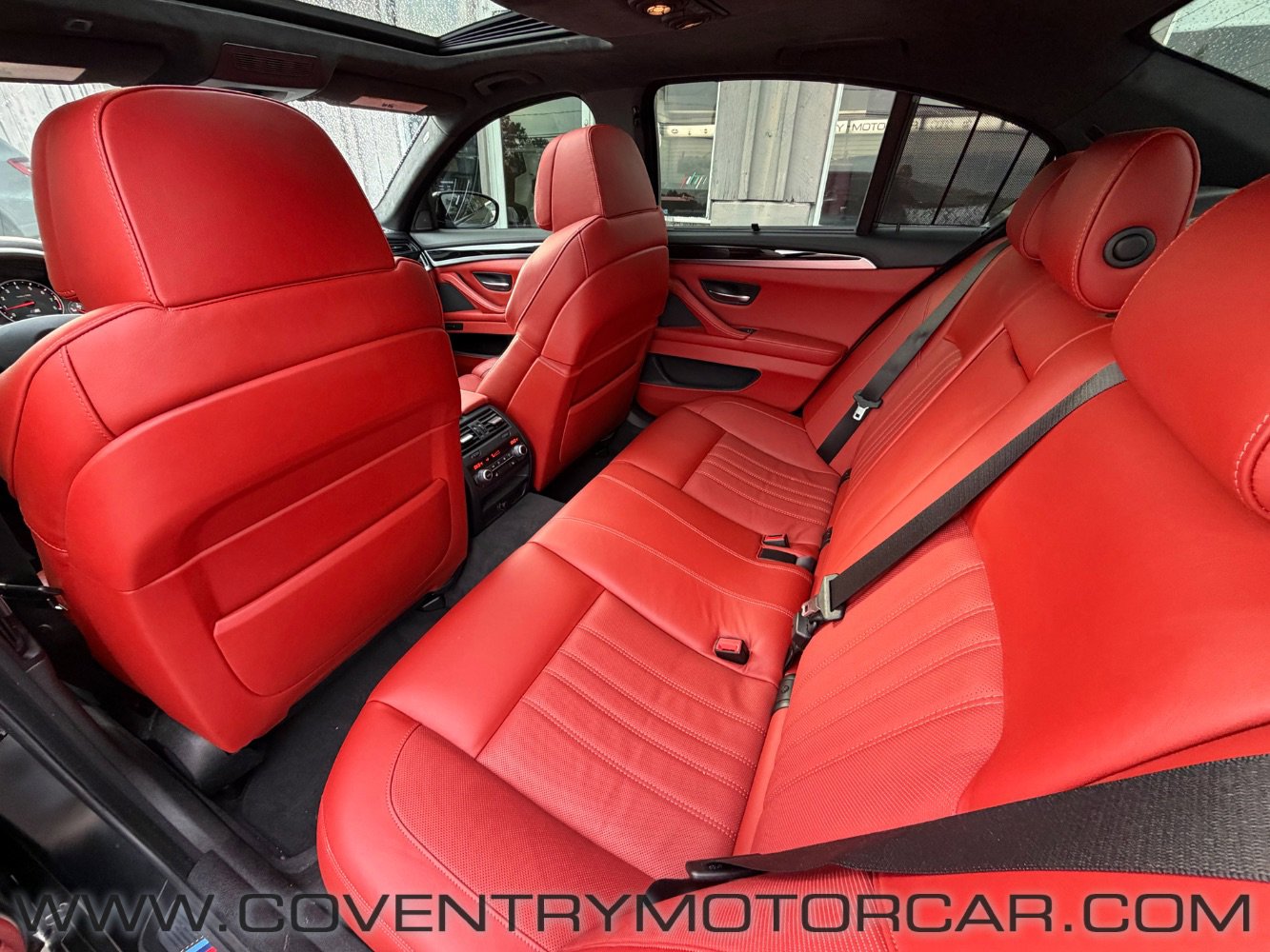 Used 2013 BMW M5 RWD image 40