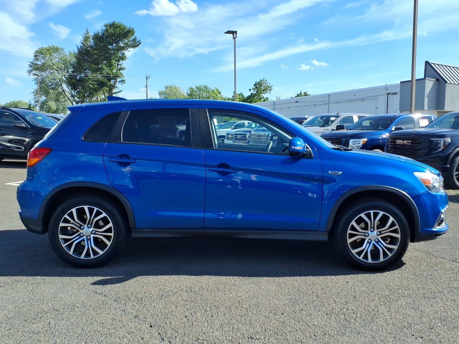 Used 2019 Mitsubishi Outlander Sport ES FWD image 2