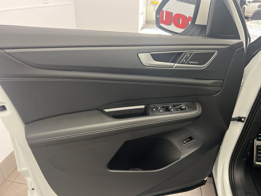 New 2026 Volkswagen Atlas Cross Sport SEL Premium R-Line image 8