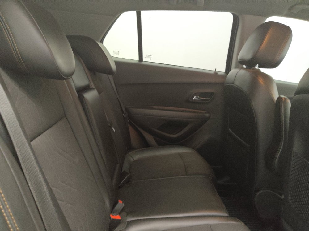 Used 2020 Chevrolet Trax LT w/ LT Convenience Package FWD image 19