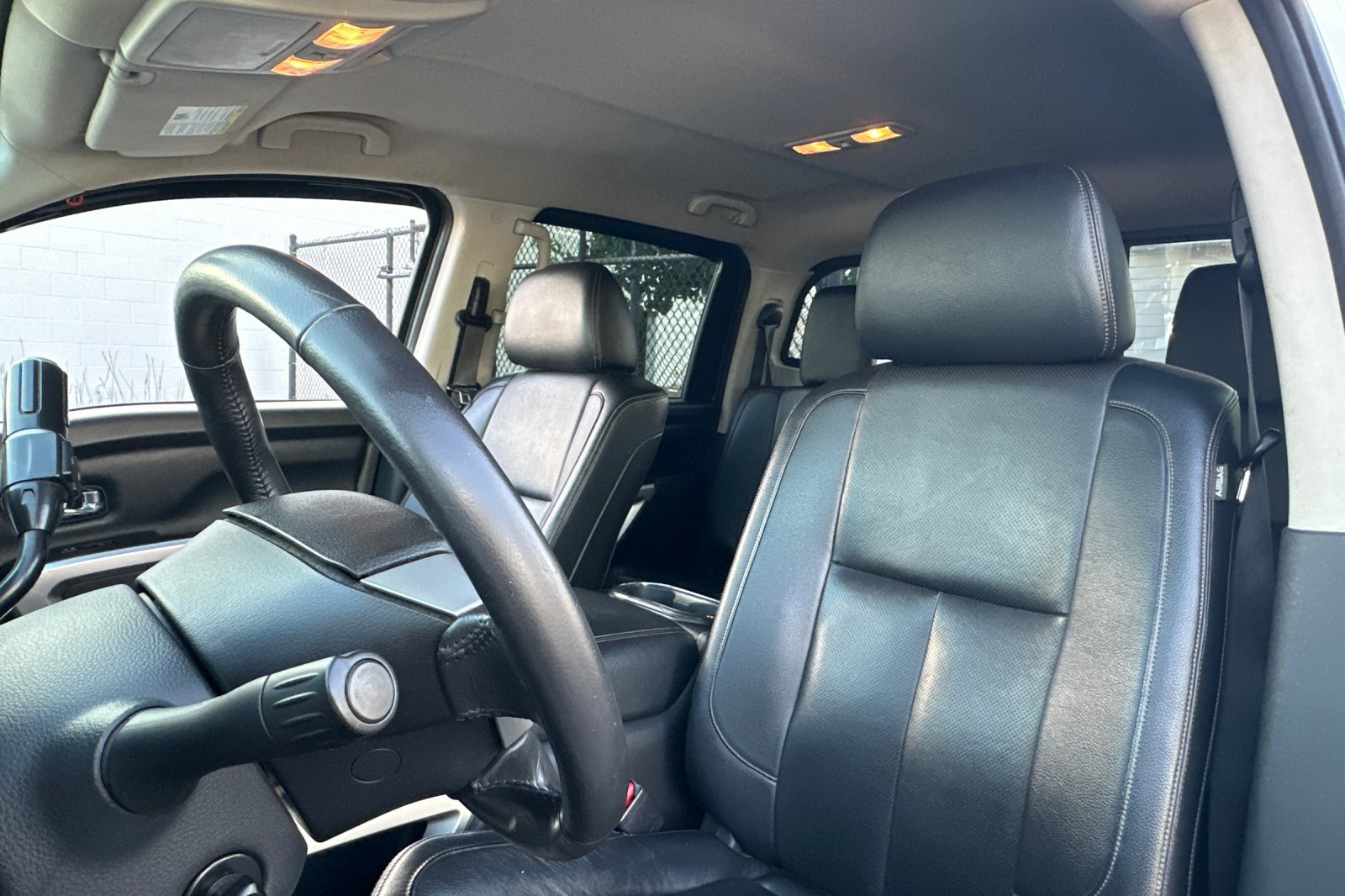 Used 2018 Nissan Titan SL AWD/4WD image 27