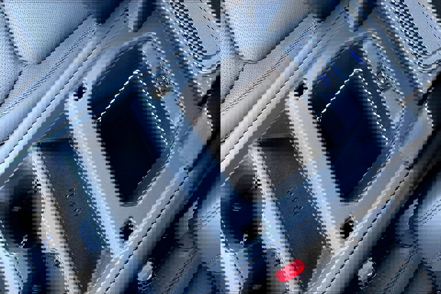 New 2026 Land Rover Defender 110 X-Dynamic SE AWD/4WD image 23