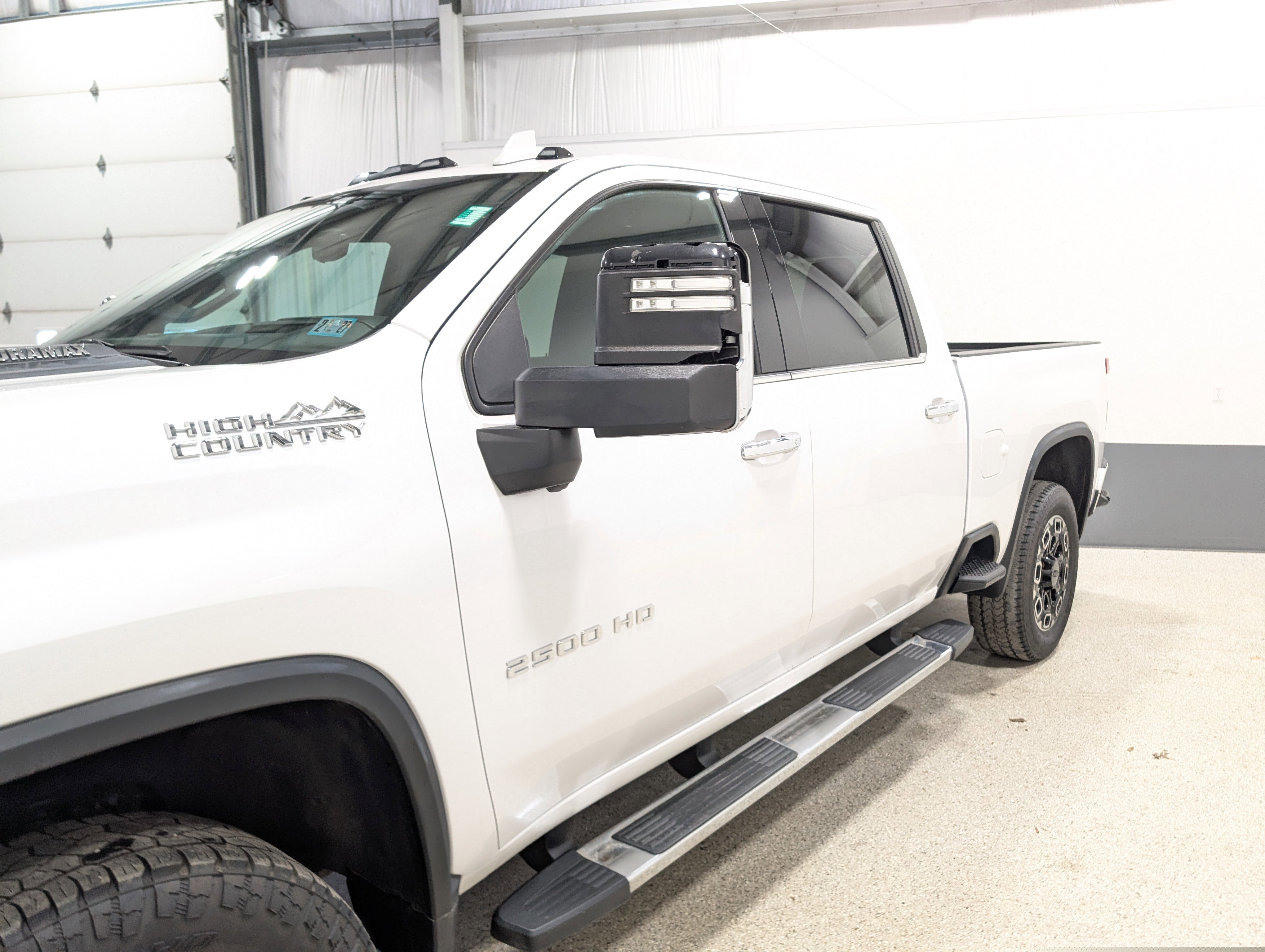 Used 2021 Chevrolet Silverado 2500 High Country w/ Technology Package AWD/4WD image 7