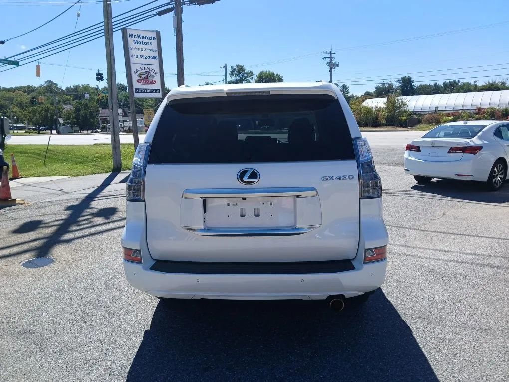 Used 2022 Lexus GX 460 image 3