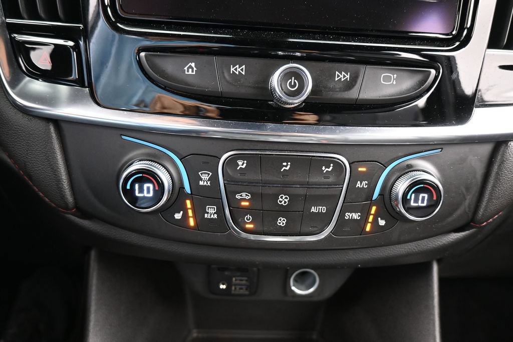 Used 2023 Chevrolet Traverse RS FWD image 33