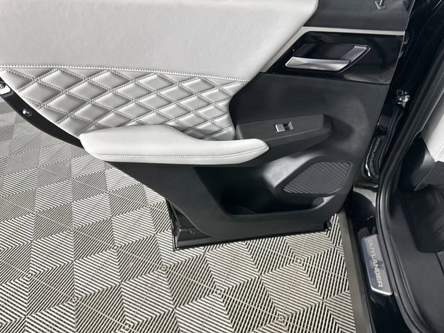 Used 2025 Mitsubishi Outlander 4WD Plug-In Hybrid image 15