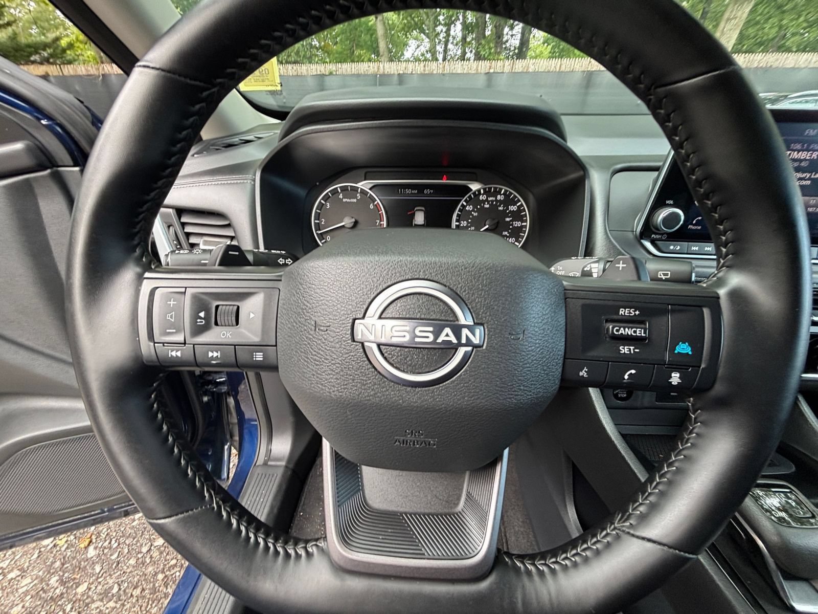 Used 2025 Nissan Rogue SV FWD image 29