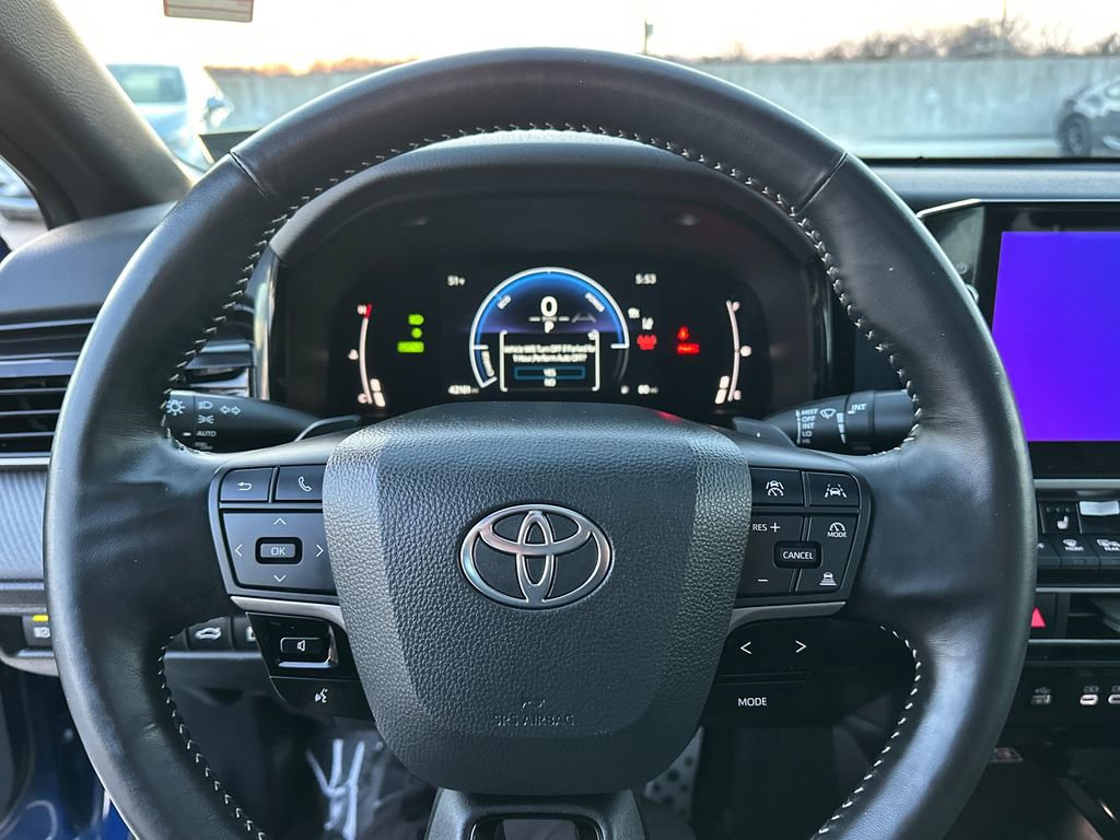 Used 2025 Toyota Camry SE w/ Multimedia Upgrade Package image 20