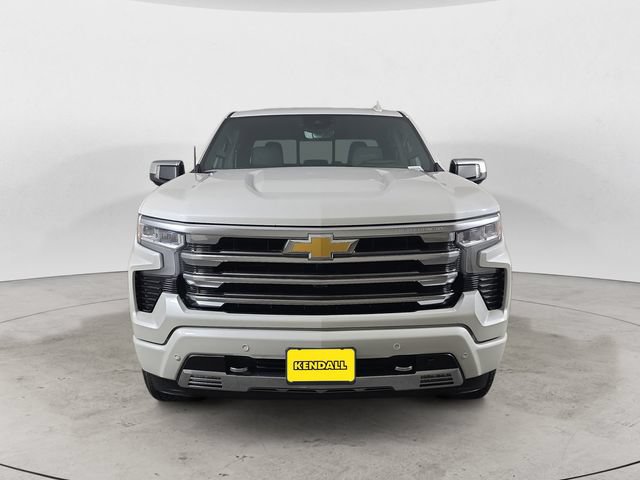 Used 2025 Chevrolet Silverado 1500 High Country w/ Technology Package AWD/4WD image 2