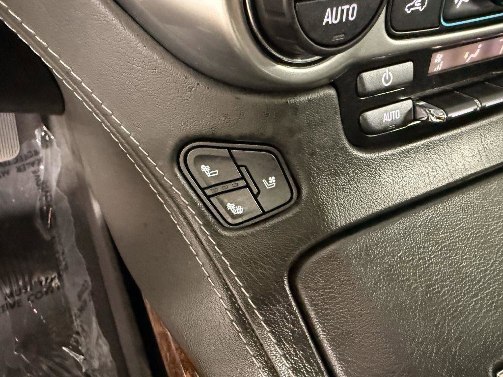Used 2019 Chevrolet Suburban Premier AWD/4WD image 23