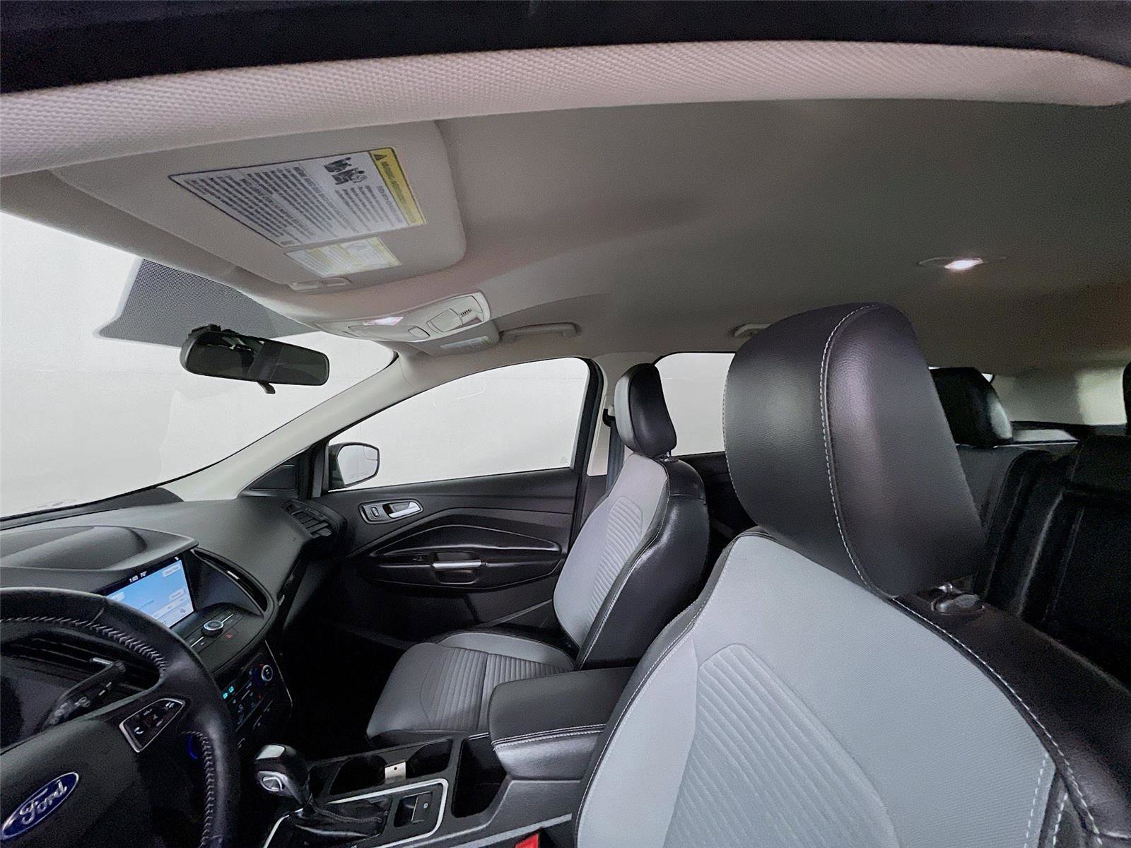 Used 2019 Ford Escape SE image 11