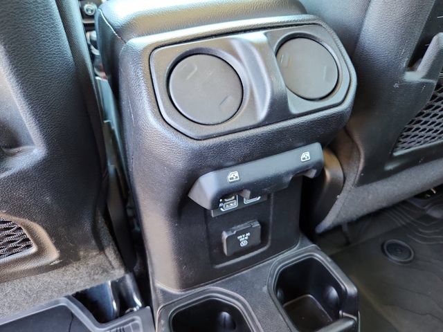 Used 2021 Jeep Wrangler Unlimited Rubicon w/ Cold Weather Group AWD/4WD image 16