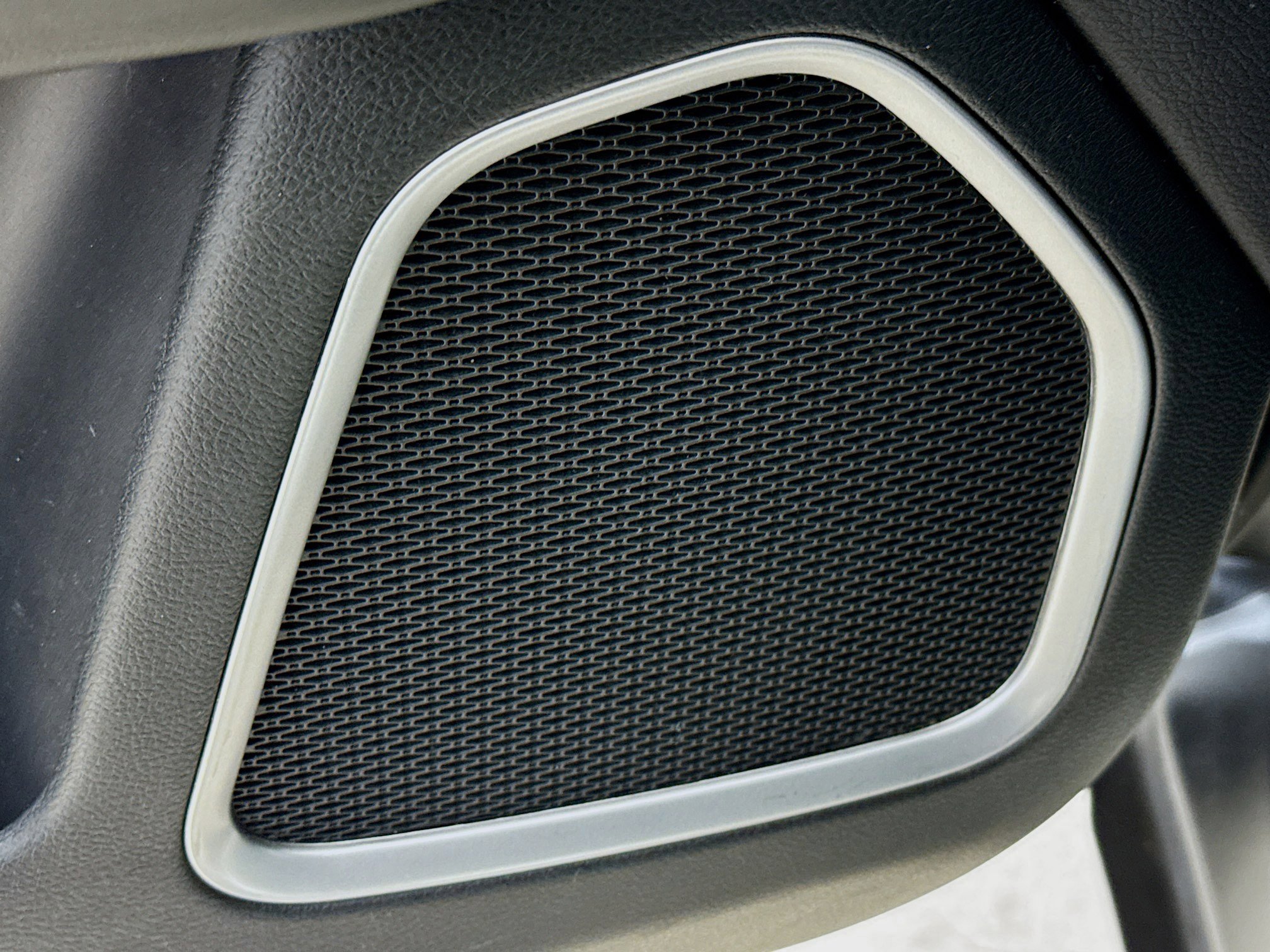 Used 2018 Jeep Compass Altitude image 22