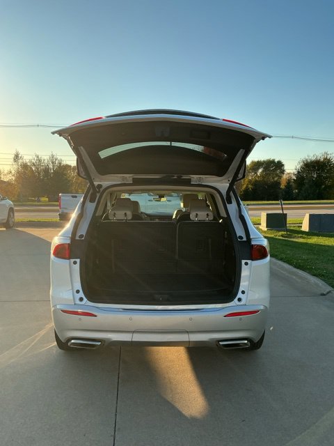 Used 2023 Buick Enclave Essence w/ Experience Buick Package AWD/4WD image 5