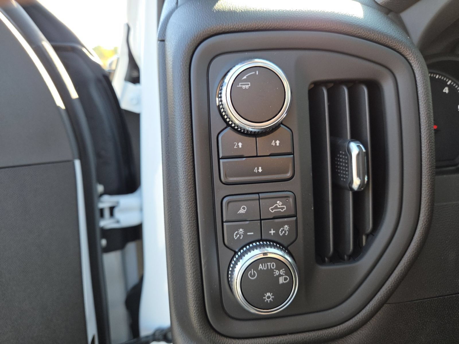 New 2025 GMC Sierra 3500 Pro w/ Convenience Package AWD/4WD image 4
