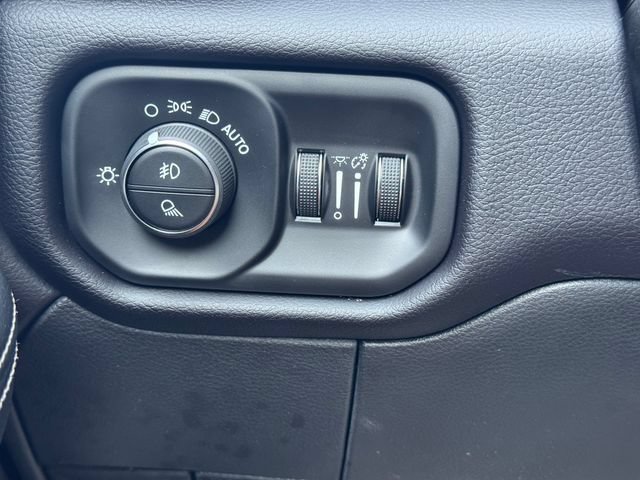 Used 2022 RAM 2500 Laramie AWD/4WD image 24