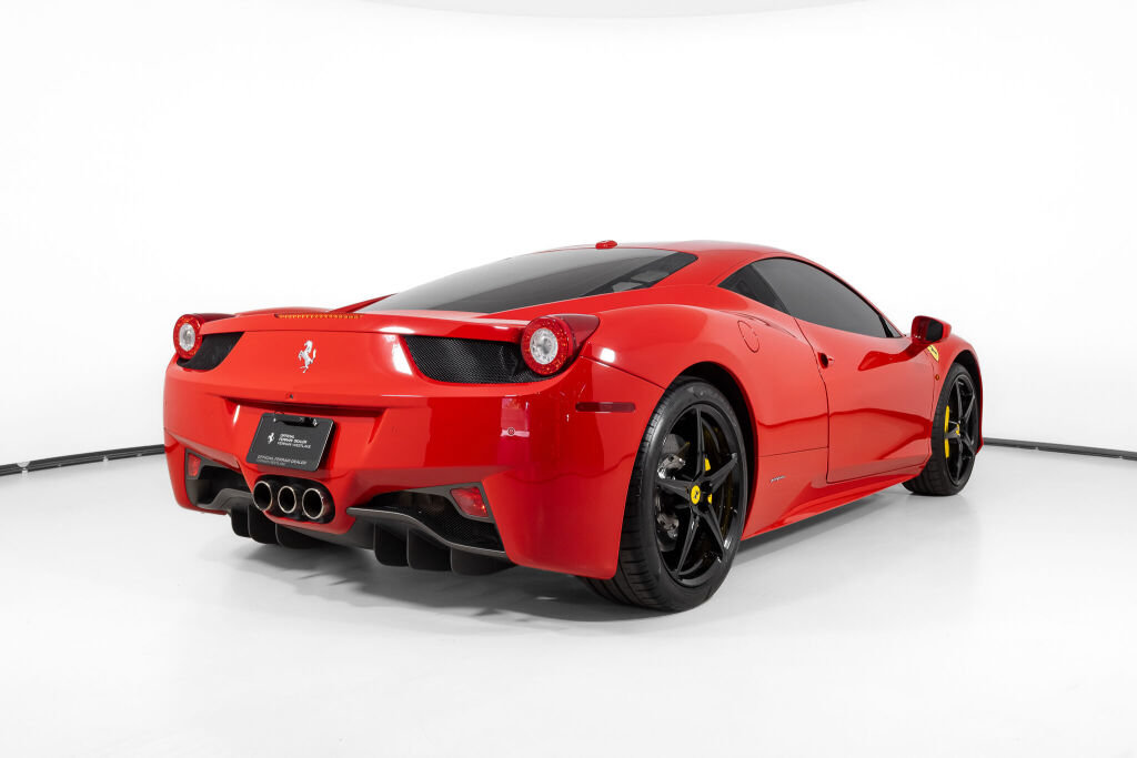 Used 2013 Ferrari 458 Italia Coupe RWD image 2