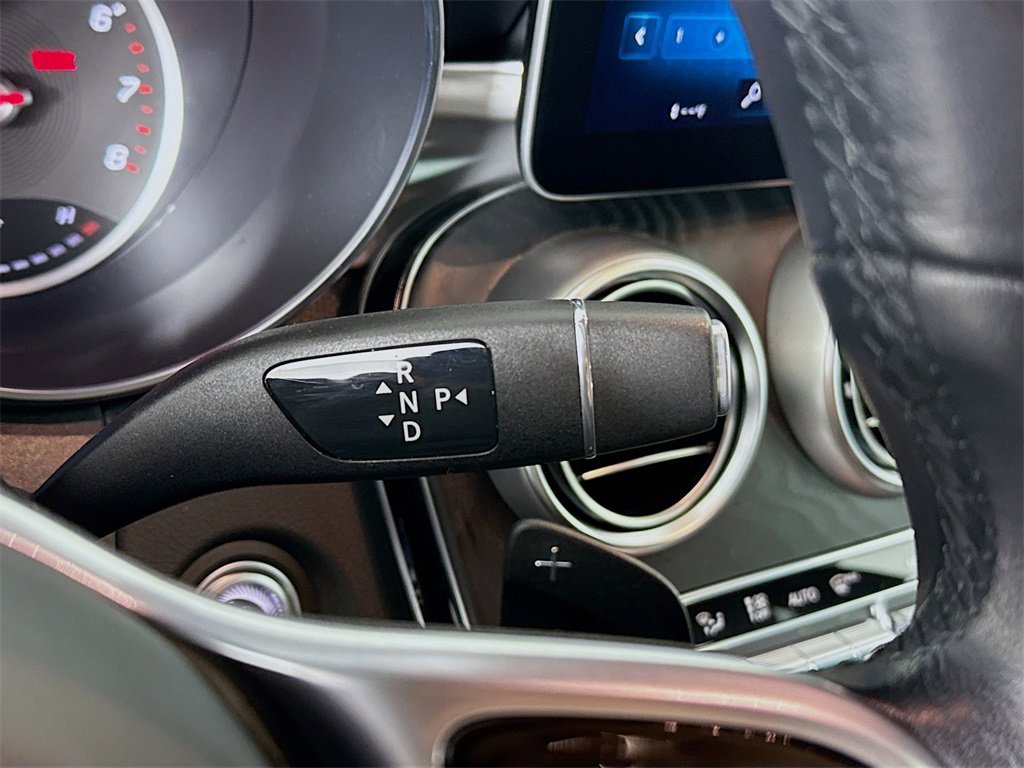 Used 2021 Mercedes-Benz GLC 300 4MATIC image 17