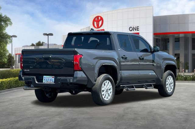 Used 2025 Toyota Tacoma SR5 AWD/4WD image 4