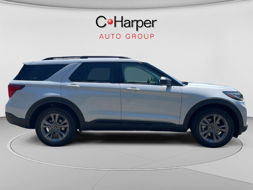 Used 2026 Ford Explorer Active AWD/4WD image 2