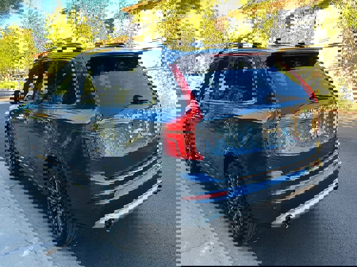 Used 2018 Volvo XC90 T5 Momentum w/ Convenience Package image 6