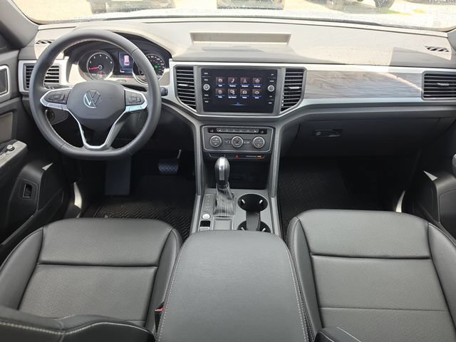 Used 2021 Volkswagen Atlas Cross Sport SE w/ Panoramic Sunroof Package FWD image 9