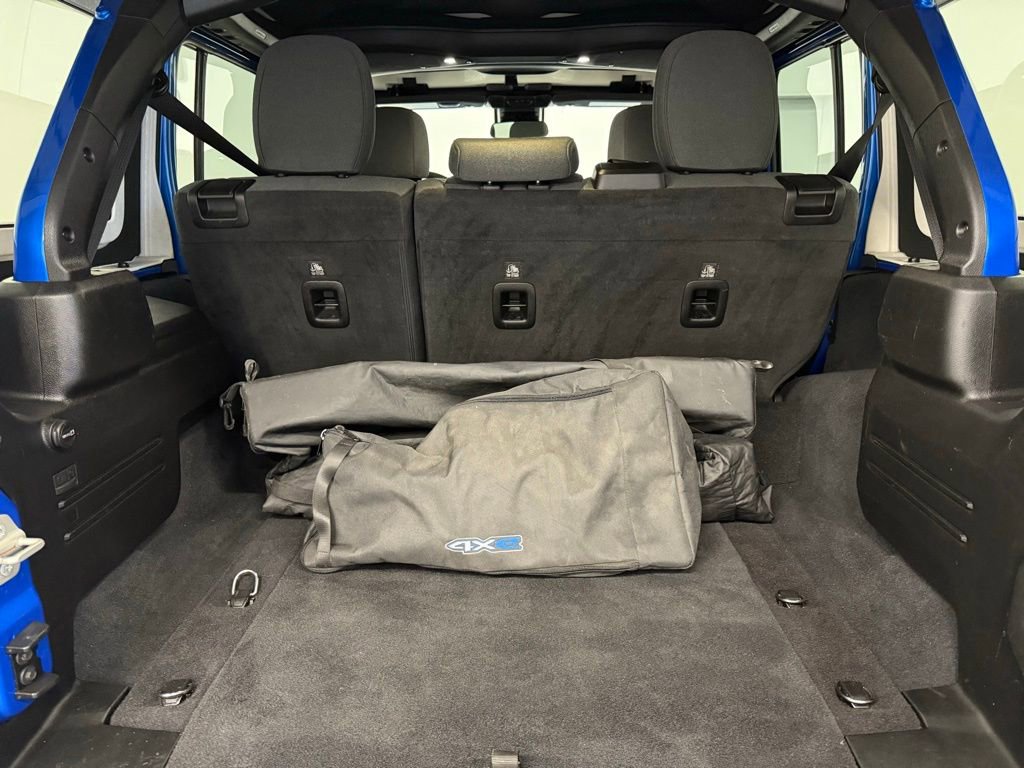 Used 2024 Jeep Wrangler Unlimited image 12
