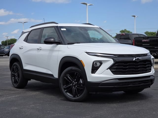 New 2026 Chevrolet TrailBlazer LT w/ Midnight Edition FWD image 2