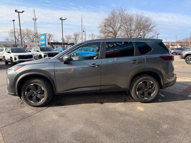 Used 2024 Nissan Rogue SV image 7