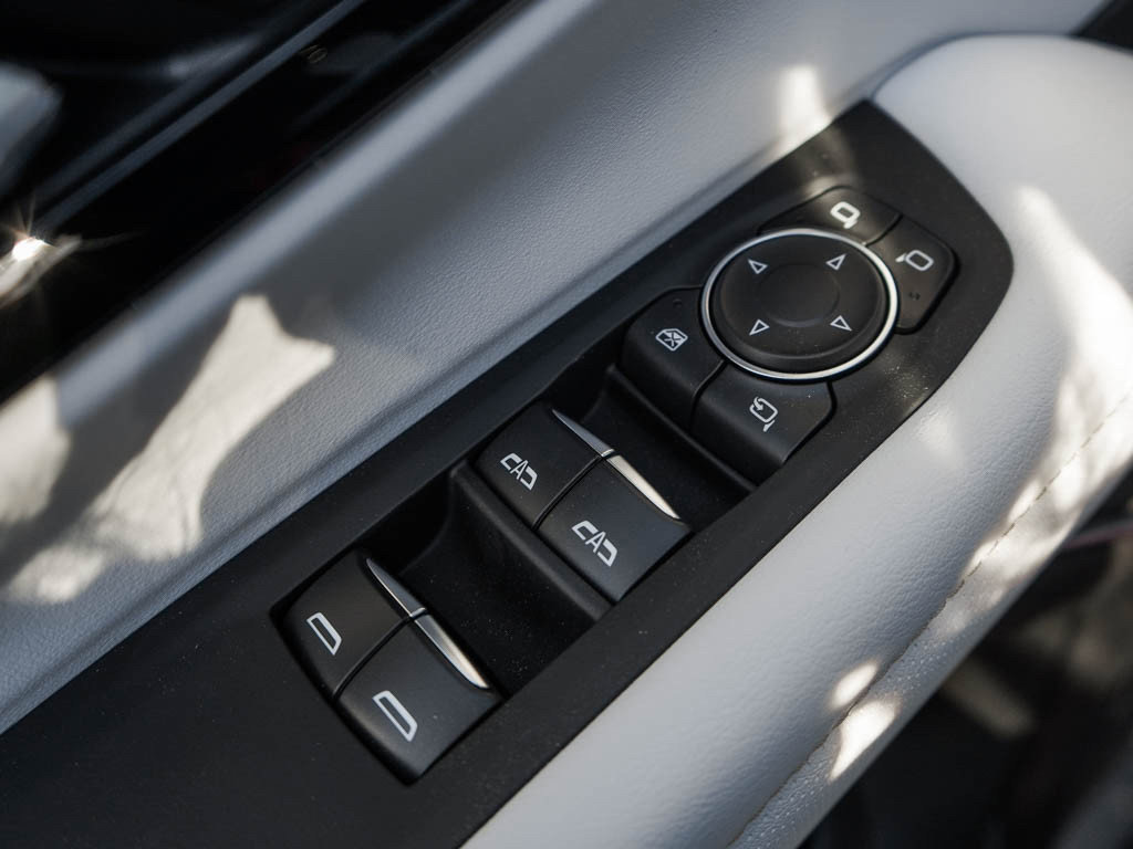 New 2025 Chevrolet Suburban Premier image 19