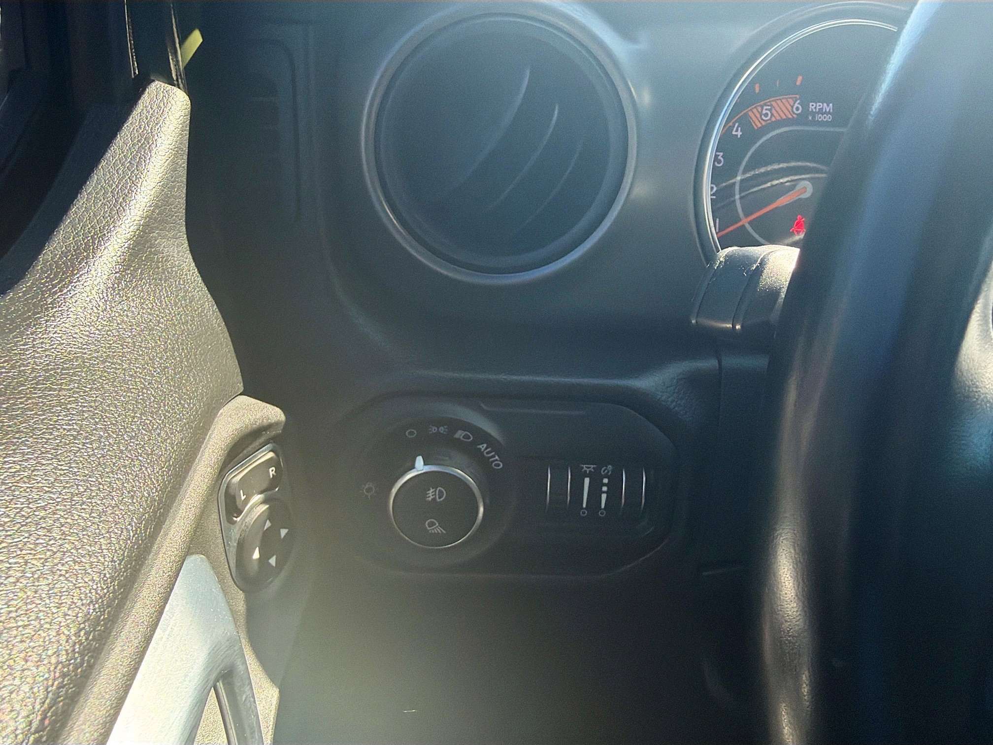 Used 2021 Jeep Gladiator Sport image 34