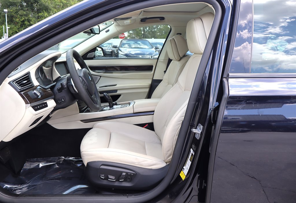 Used 2013 BMW 750Li RWD image 15
