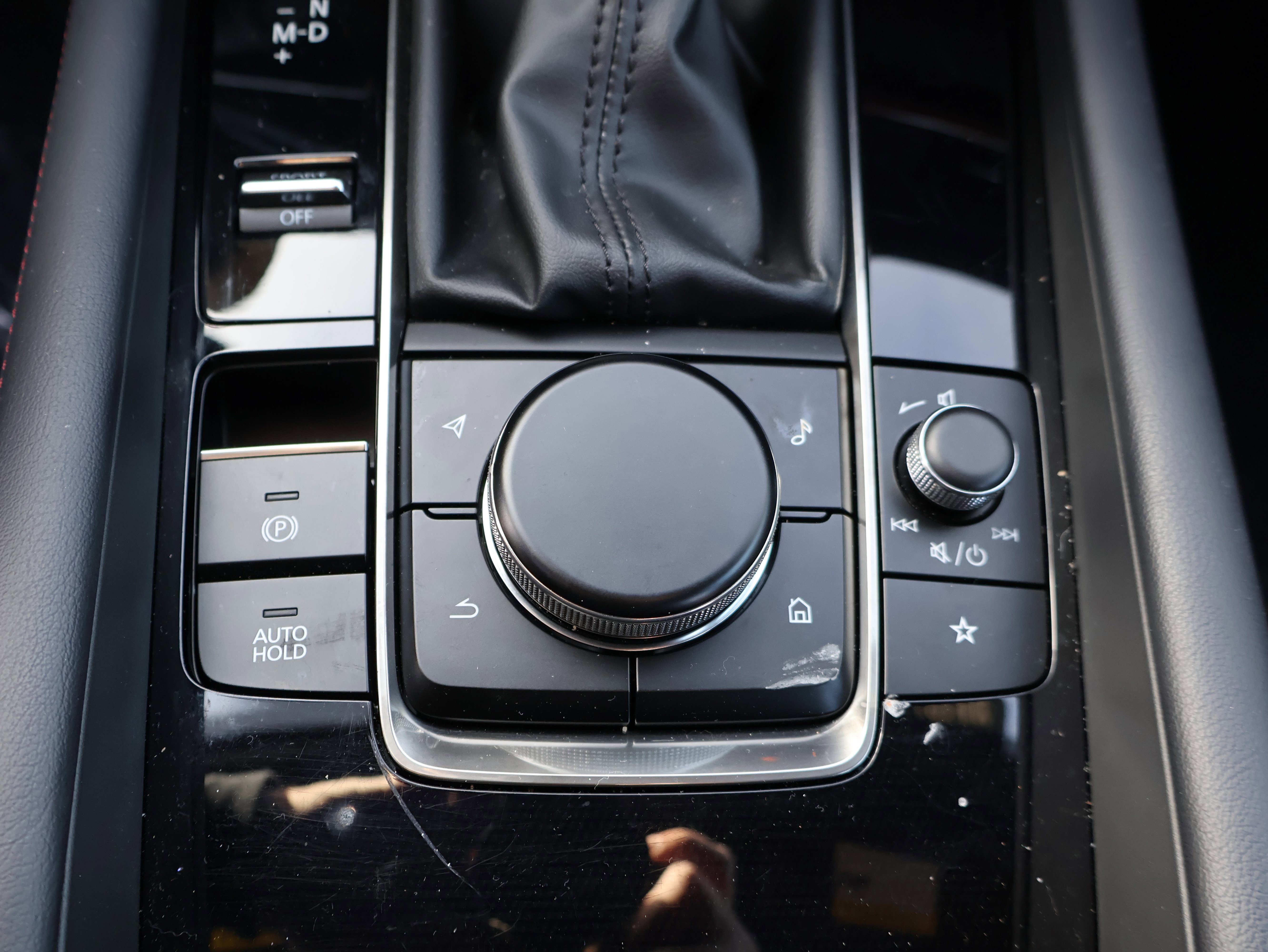 Certified 2025 MAZDA MAZDA3 Carbon image 31