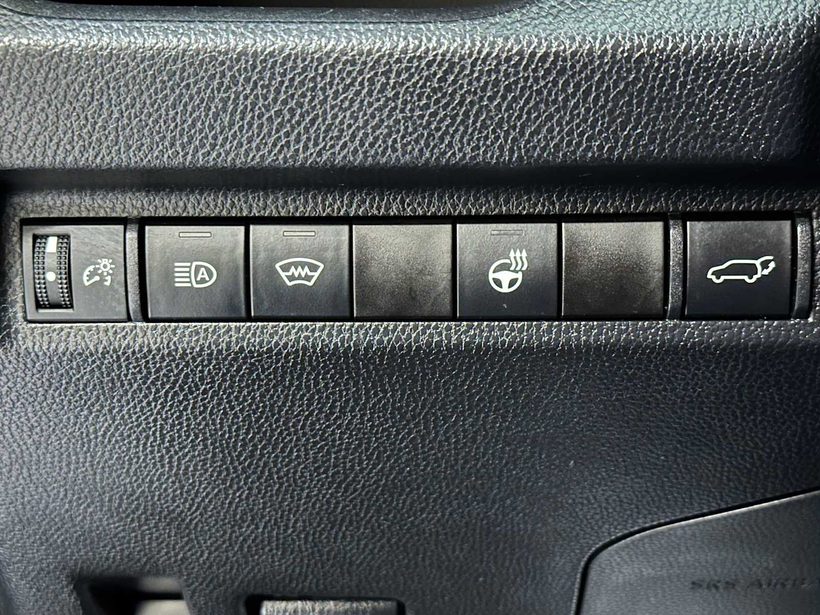 Certified 2023 Toyota RAV4 SE w/ Convenience Package image 18