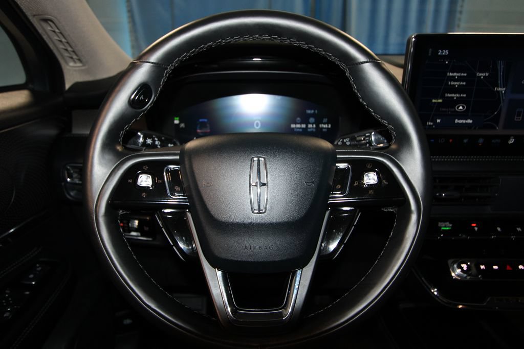 Used 2025 Lincoln Corsair Reserve w/ Jet Appearance Package AWD/4WD image 12