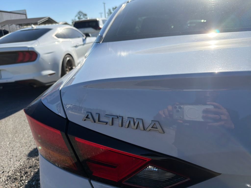 Used 2024 Nissan Altima 2.5 SR w/ SR Premium Package image 12