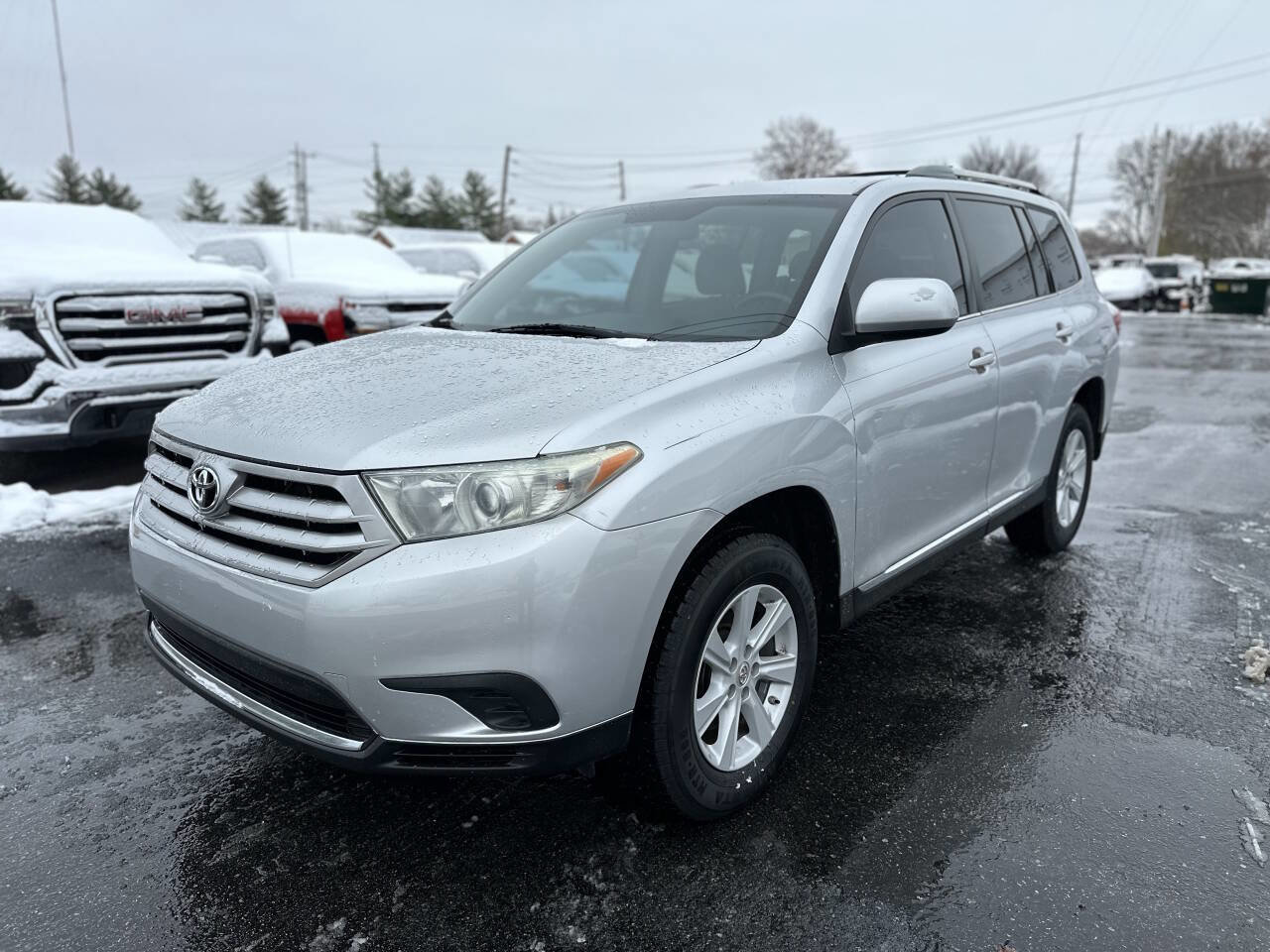 Used 2013 Toyota Highlander Plus image 3