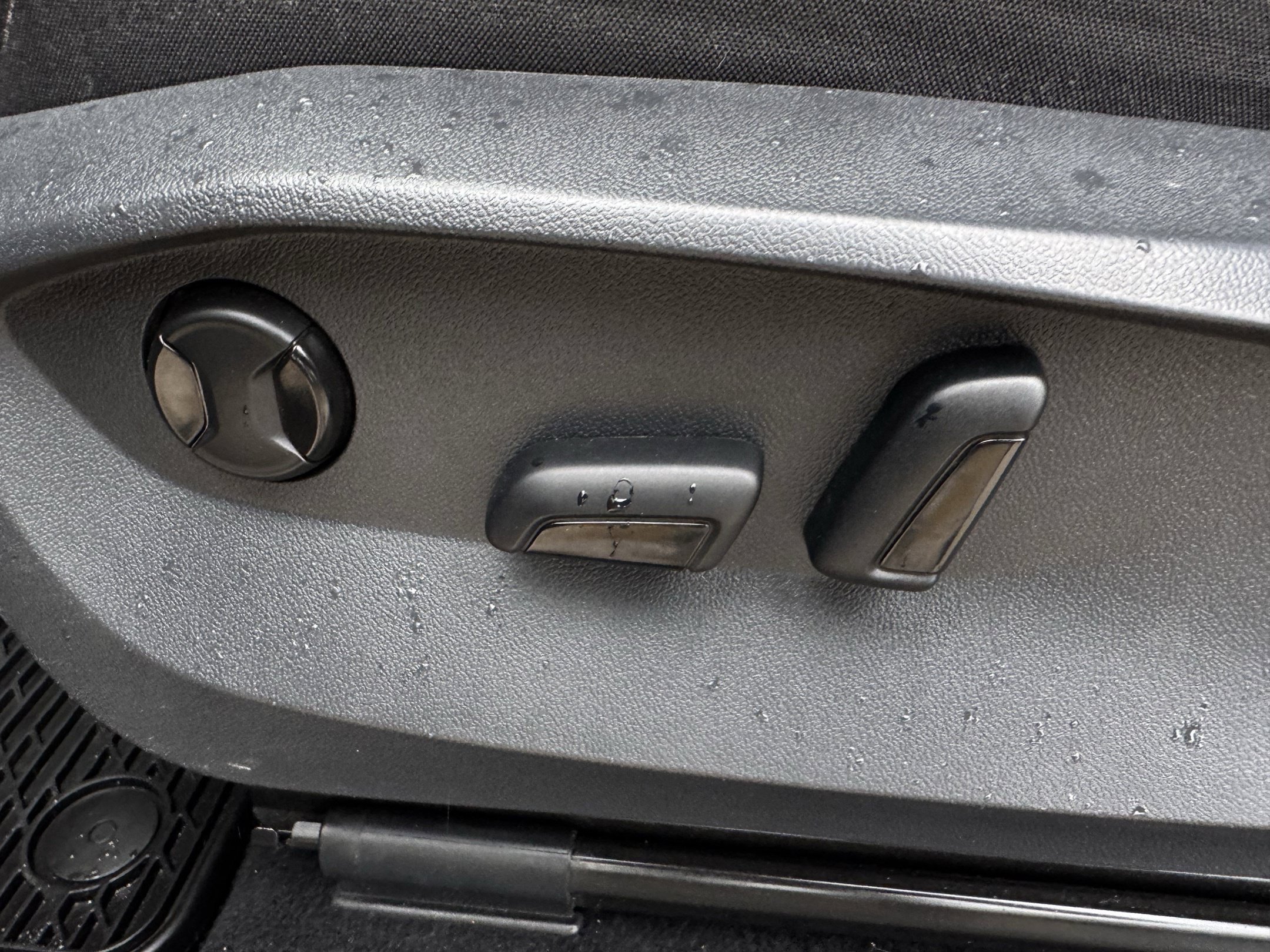 Used 2022 Volkswagen Tiguan SE FWD image 25