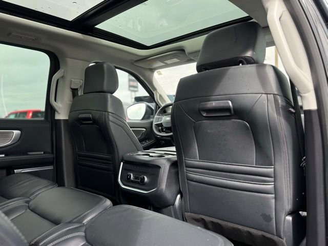 Certified 2025 Ford Expedition Max Platinum image 27