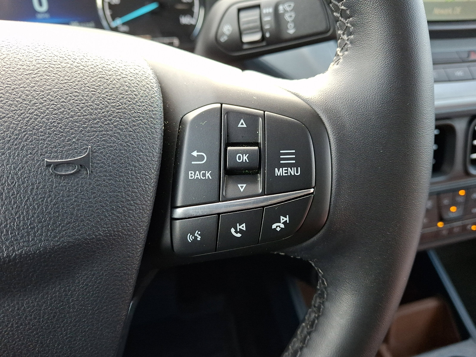 Certified 2024 Ford Maverick Lariat image 30