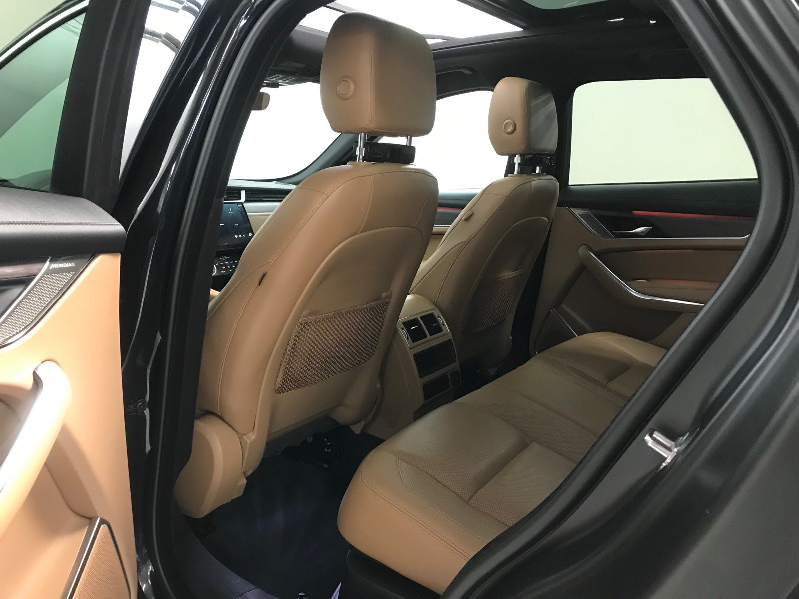 Used 2023 Jaguar F-PACE S AWD/4WD image 11