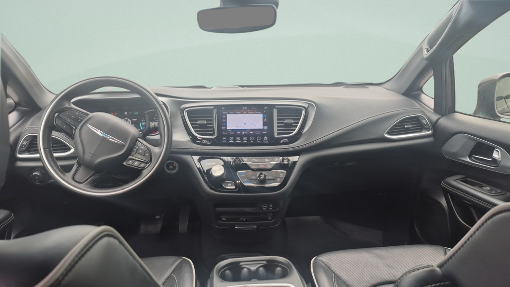 Used 2020 Chrysler Pacifica Limited w/ Advanced Safetytec Group FWD image 12