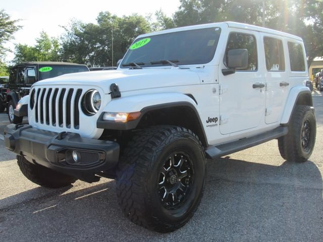 Used 2019 Jeep Wrangler Unlimited Sahara AWD/4WD image 3