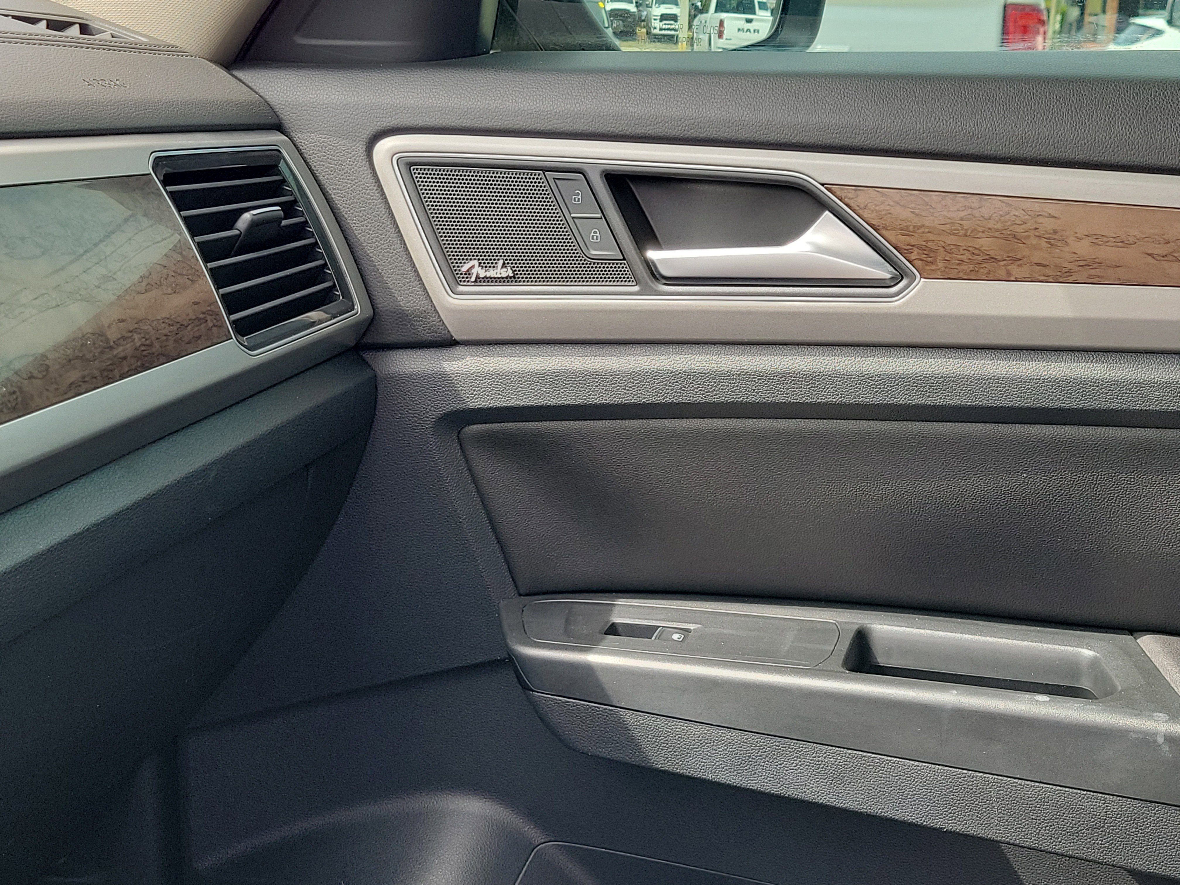 Used 2019 Volkswagen Atlas SEL Premium AWD/4WD image 31