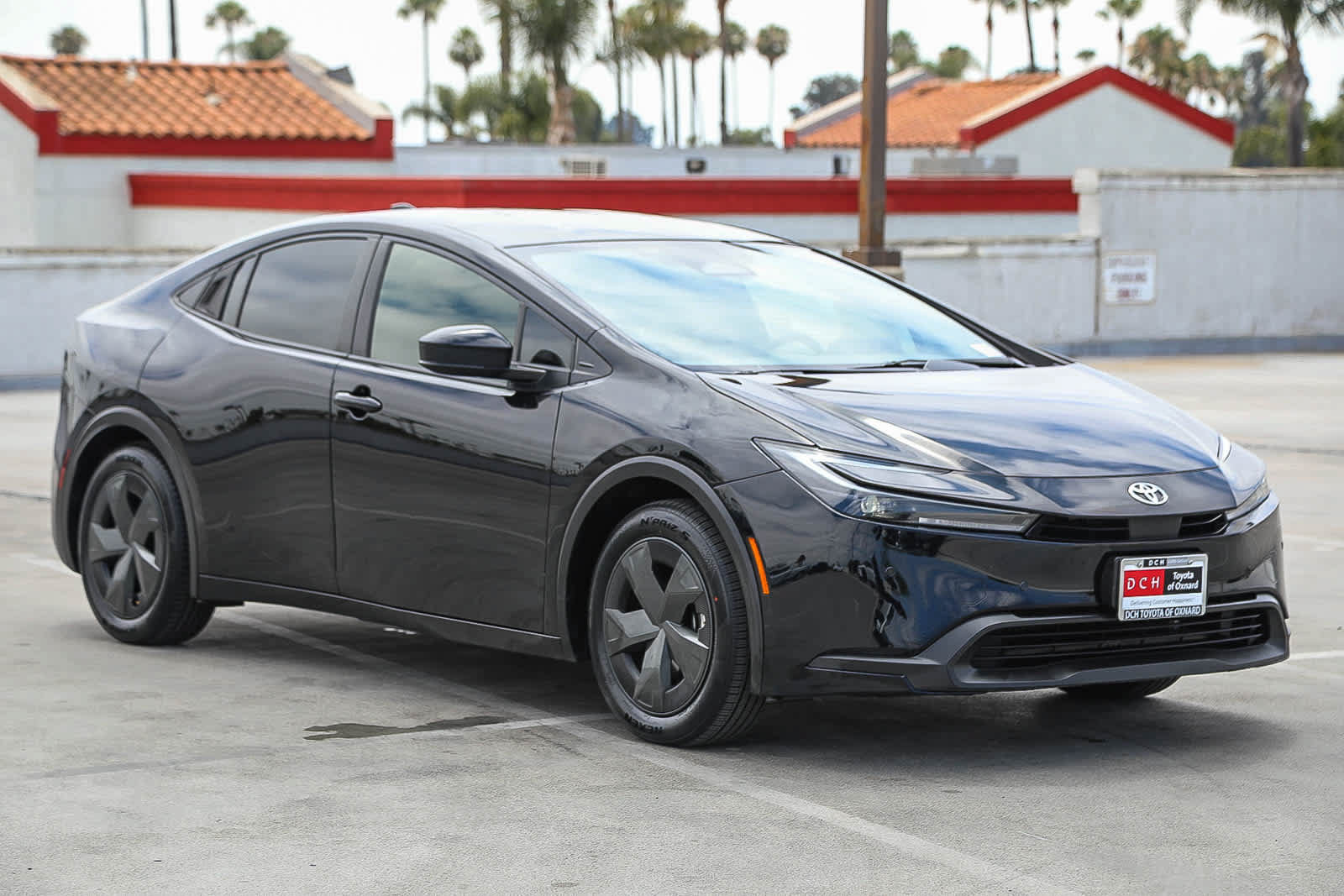 Used 2023 Toyota Prius LE FWD image 4